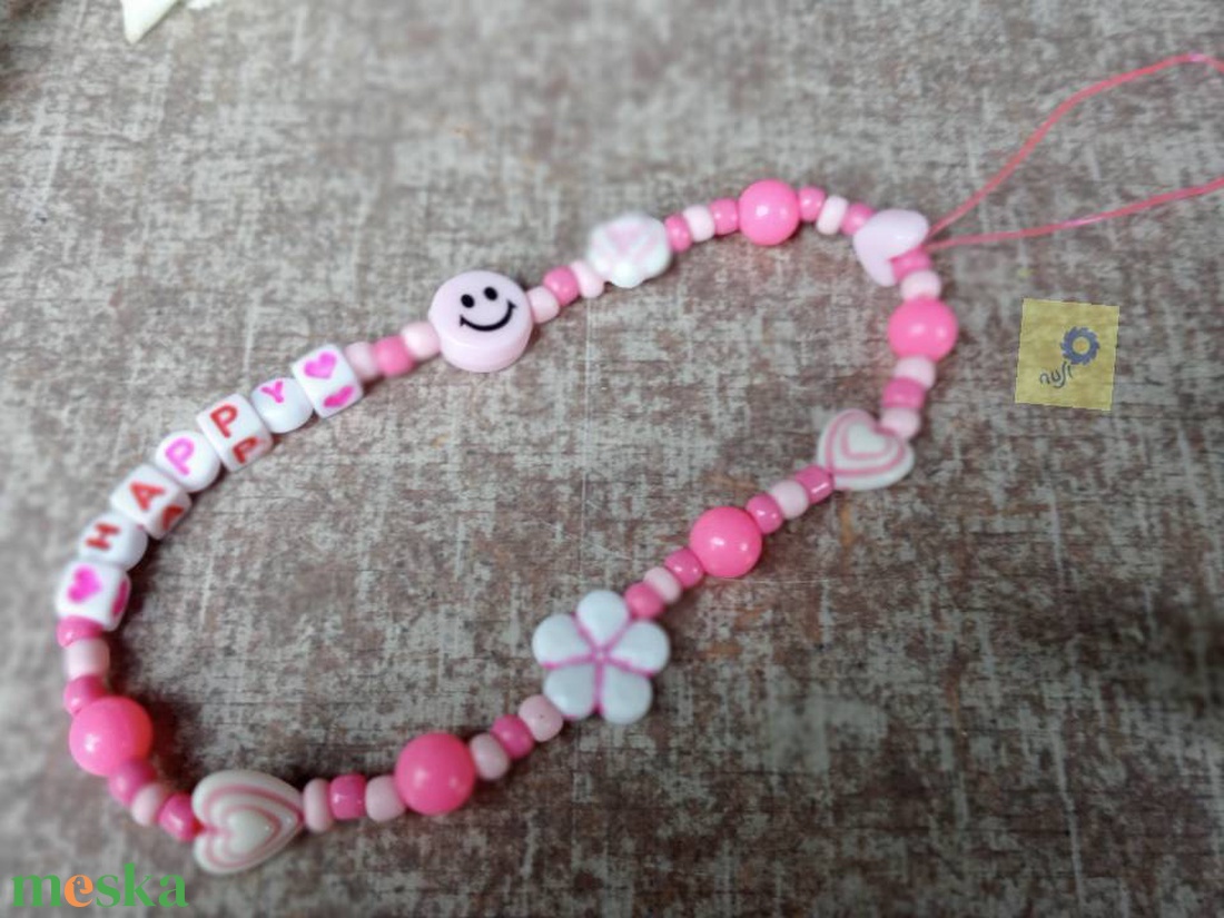 Mobil dísz / phone charm - pink árnyalat, happy felirattal  - ékszer - karkötő - charm karkötő - Meska.hu