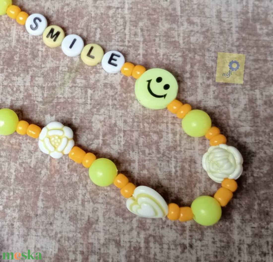 Mobil dísz / phone charm - sárga árnyalat, smile felirattal - ékszer - karkötő - charm karkötő - Meska.hu Mobil dísz / phone charm - sárga árnyalat, smile felirattal - ékszer - karkötő - charm karkötő - Meska.hu