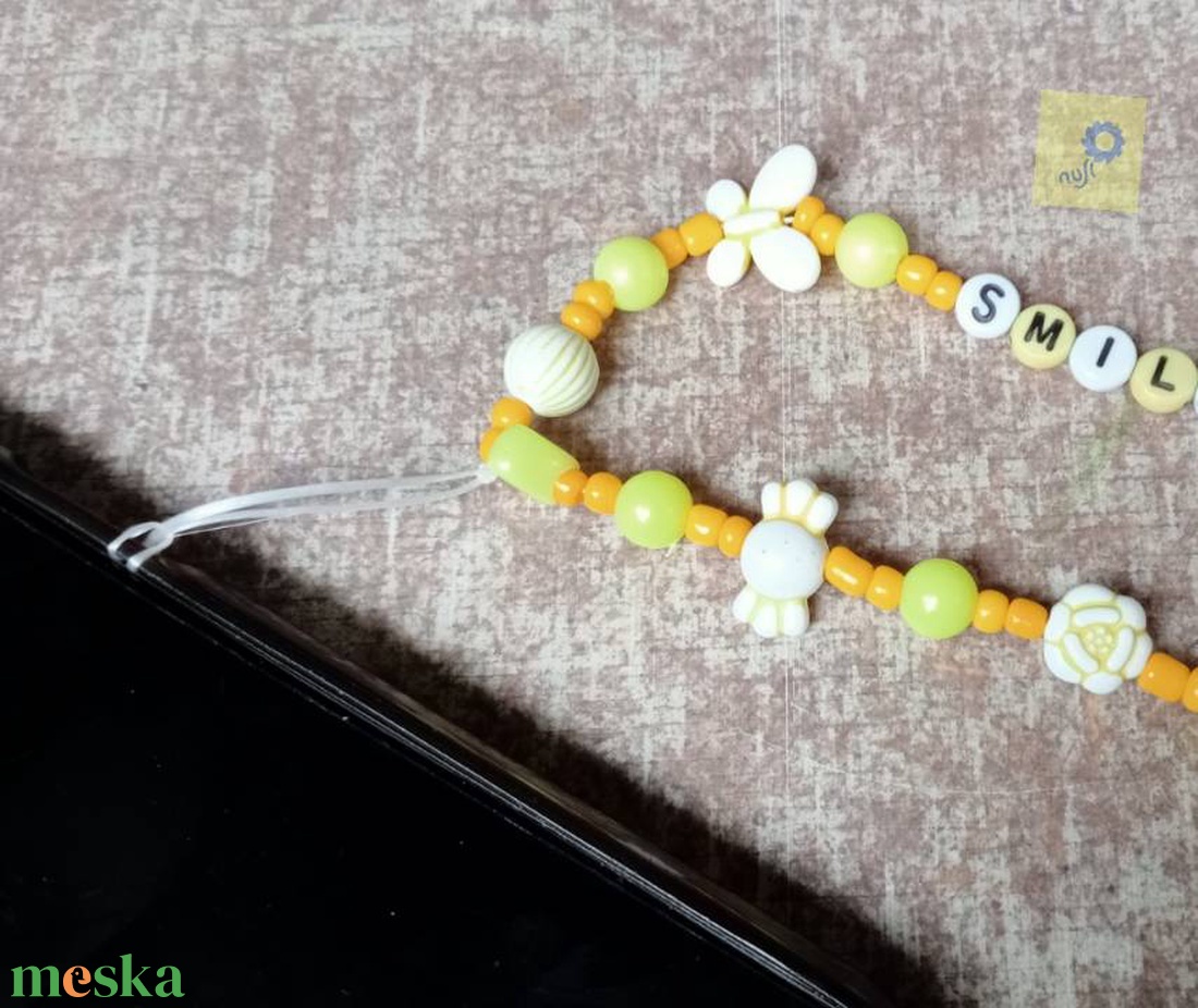 Mobil dísz / phone charm - sárga árnyalat, smile felirattal - ékszer - karkötő - charm karkötő - Meska.hu Mobil dísz / phone charm - sárga árnyalat, smile felirattal - ékszer - karkötő - charm karkötő - Meska.hu