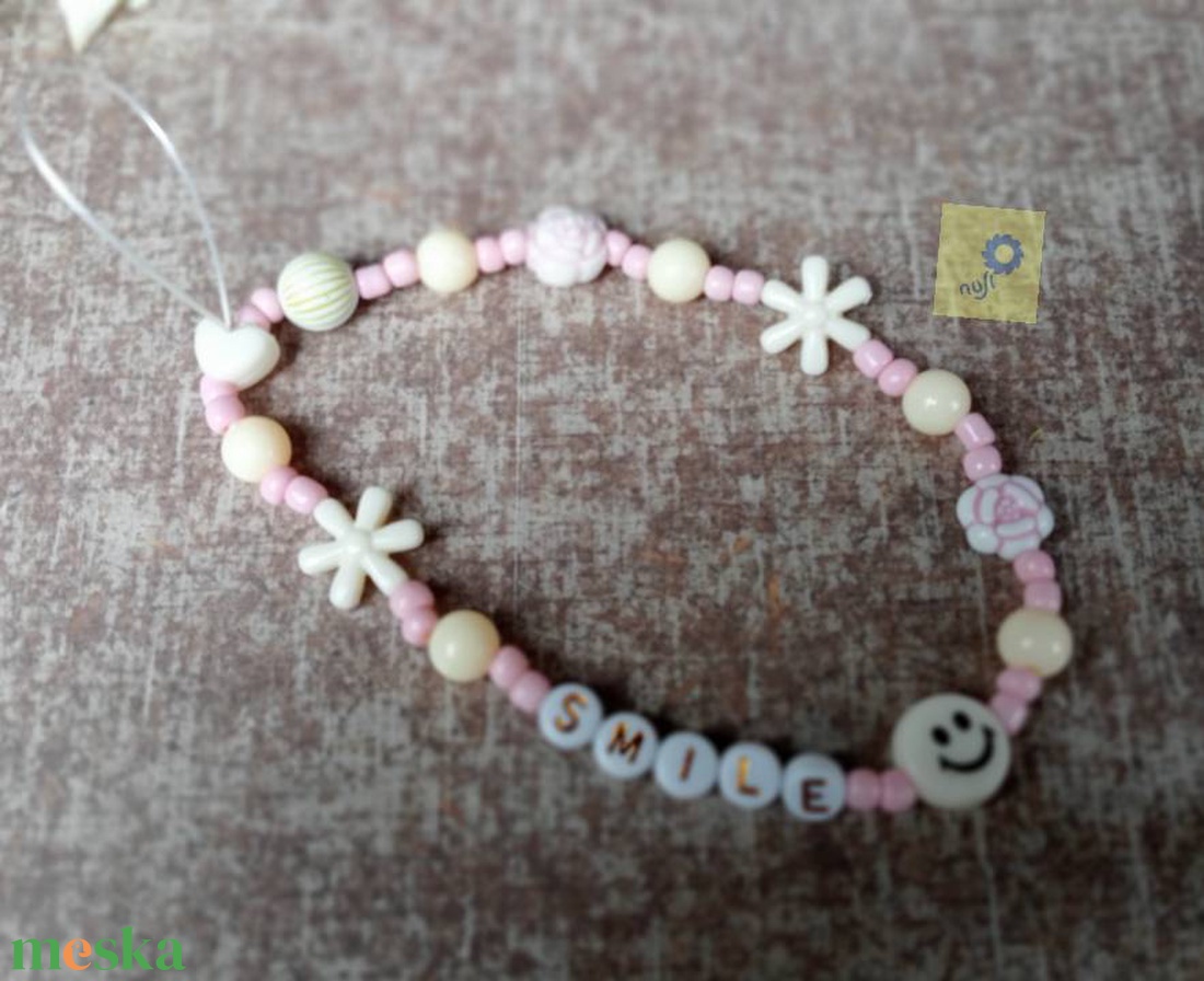 Mobil dísz / phone charm - pasztell árnyalat, arany smile felirattal - ékszer - karkötő - charm karkötő - Meska.hu Mobil dísz / phone charm - pasztell árnyalat, arany smile felirattal - ékszer - karkötő - charm karkötő - Meska.hu