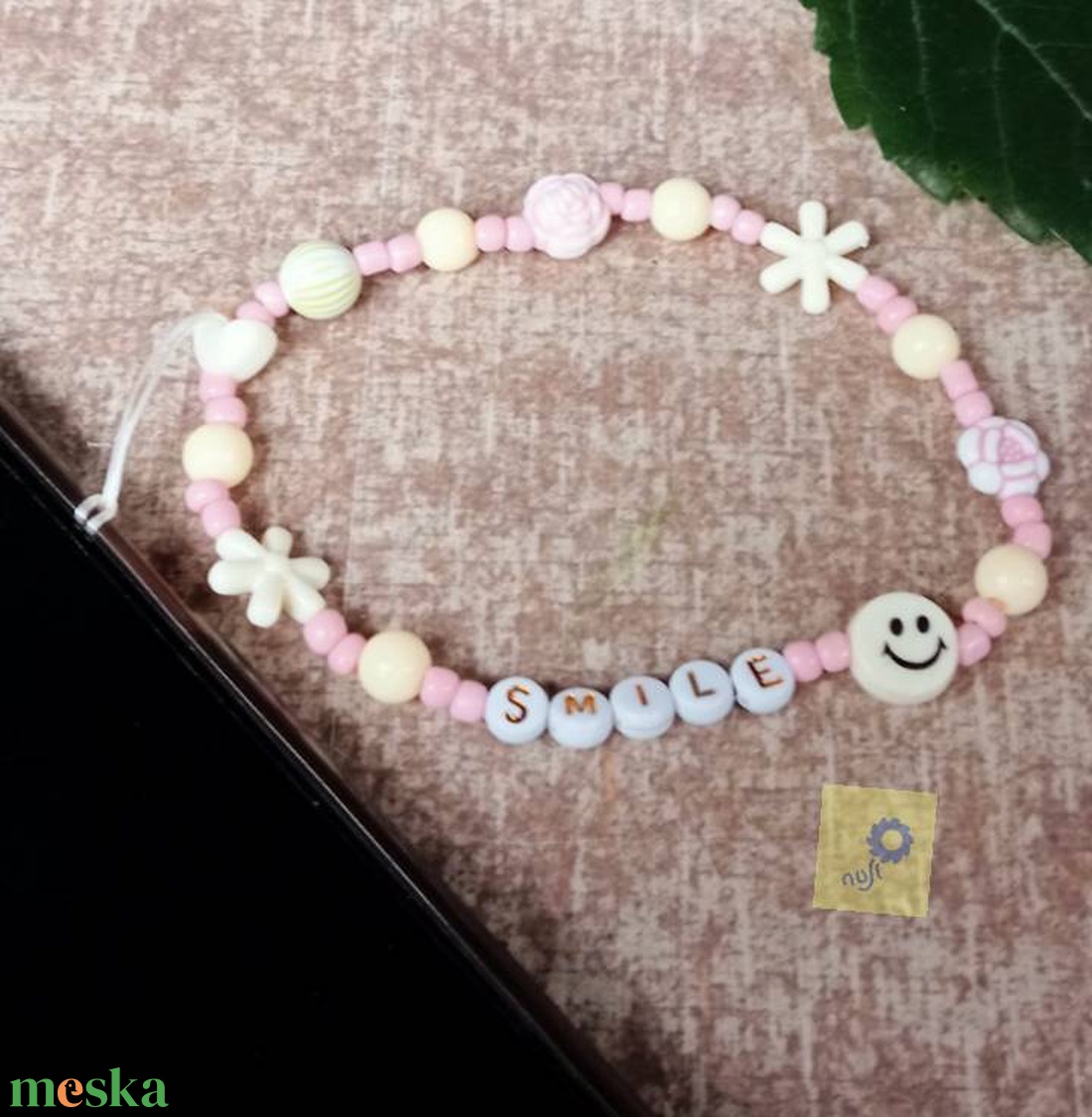 Mobil dísz / phone charm - pasztell árnyalat, arany smile felirattal - ékszer - karkötő - charm karkötő - Meska.hu Mobil dísz / phone charm - pasztell árnyalat, arany smile felirattal - ékszer - karkötő - charm karkötő - Meska.hu