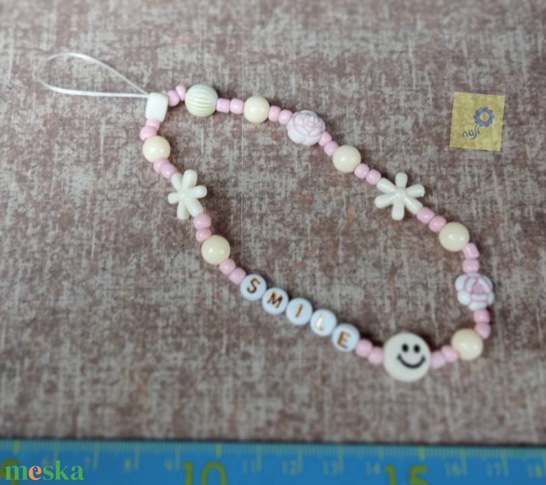 Mobil dísz / phone charm - pasztell árnyalat, arany smile felirattal - ékszer - karkötő - charm karkötő - Meska.hu Mobil dísz / phone charm - pasztell árnyalat, arany smile felirattal - ékszer - karkötő - charm karkötő - Meska.hu