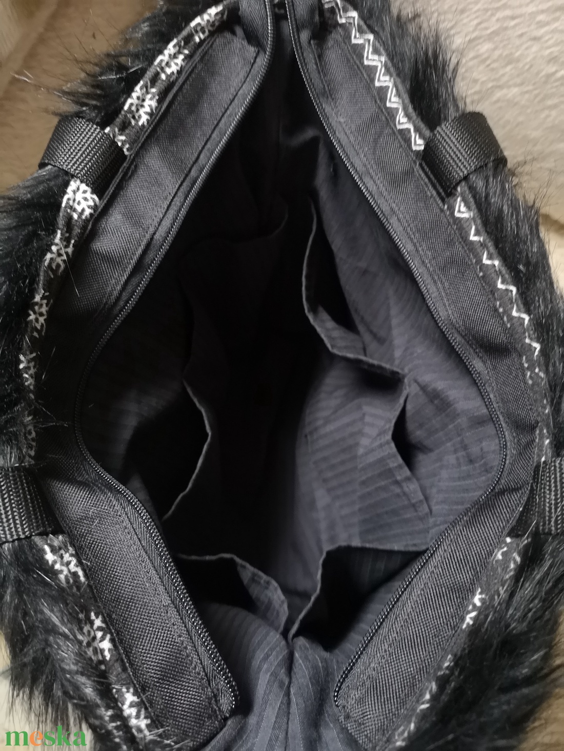 Szőrmés karácsonyi táska  - táska & tok - kézitáska & válltáska - belső rendező - Meska.hu