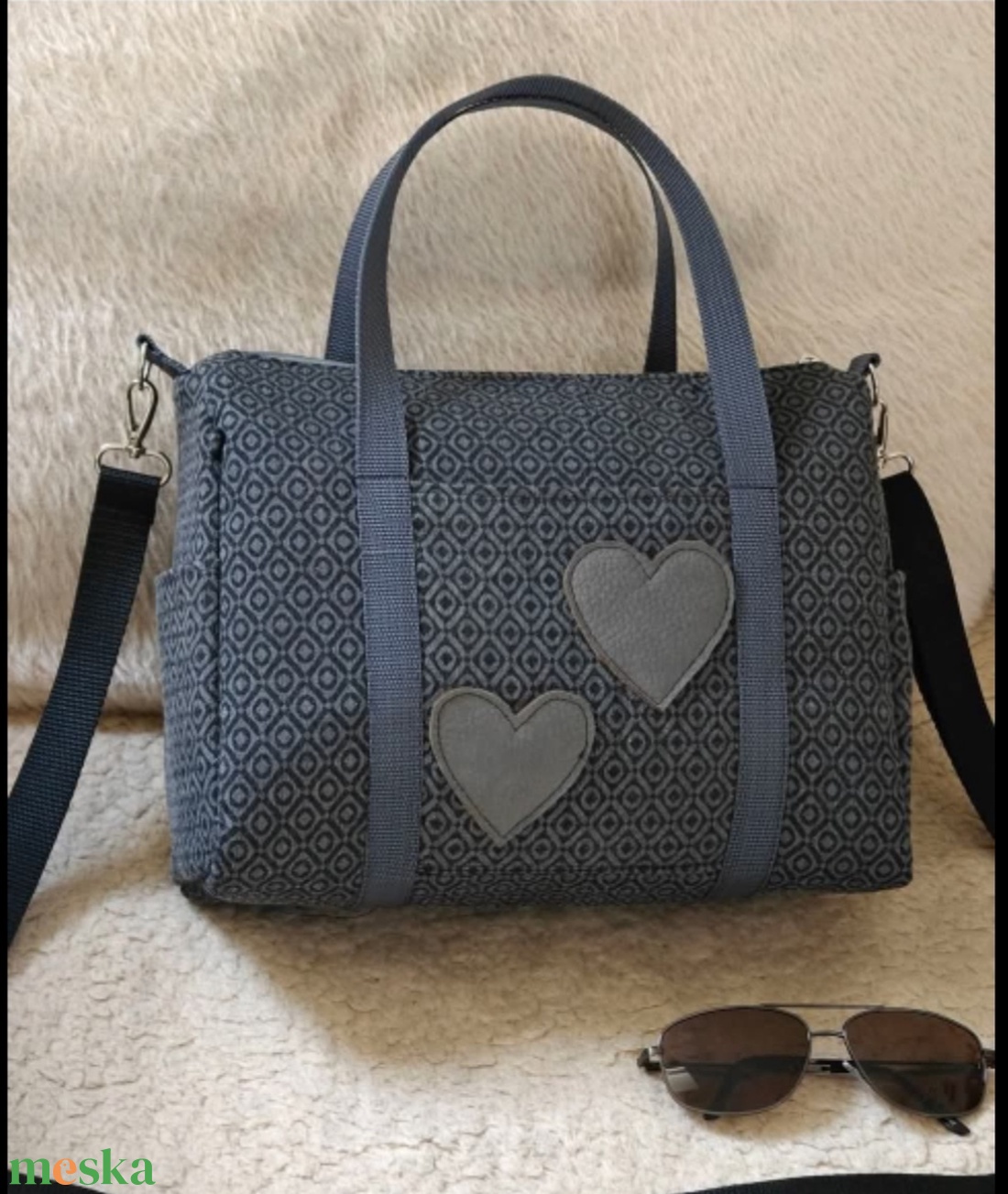 Szürke apró mintás kézitáska - táska & tok - kézitáska & válltáska - vállon átvethető táska - Meska.hu