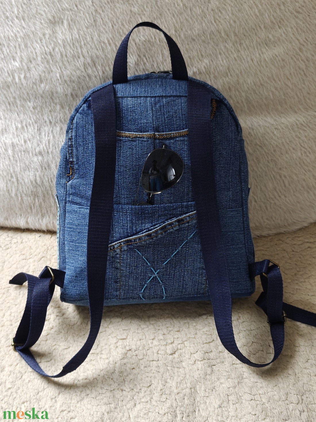 Hímzett kisebb hátizsák - táska & tok - hátizsák - hátizsák - Meska.hu