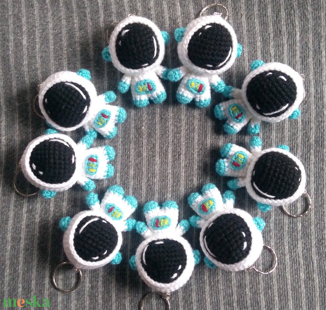 Maroknyi asztronauta kulcstartó - 9 db - táska & tok - kulcstartó & táskadísz - kulcstartó - Meska.hu