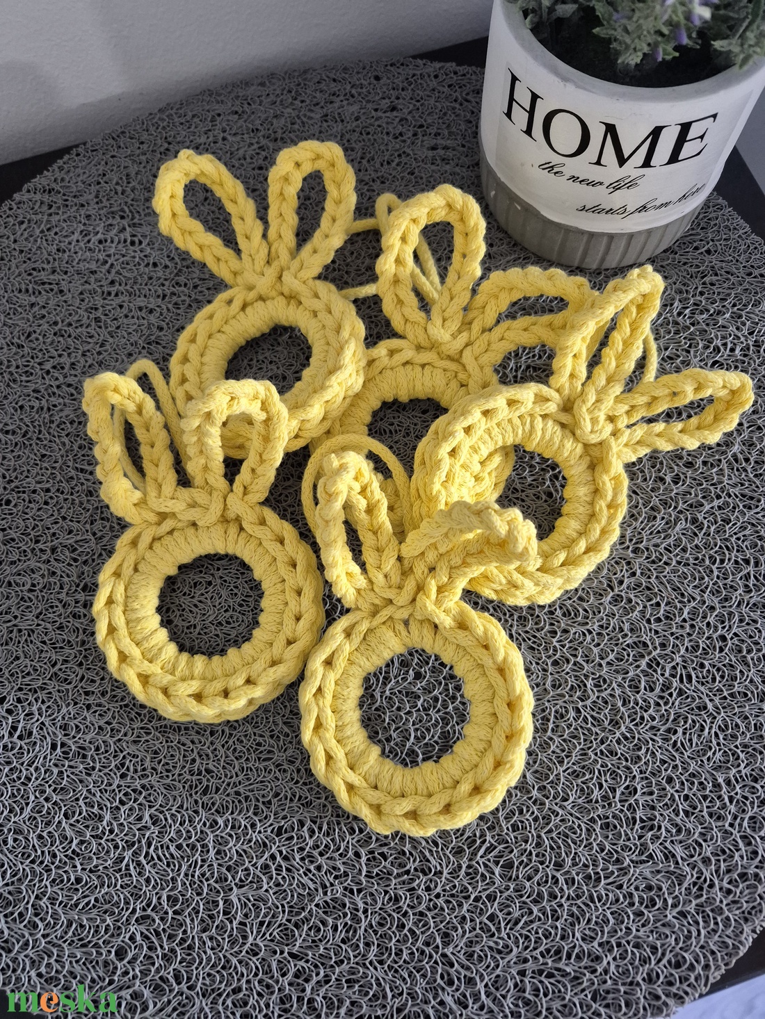 Akasztós nyuszi dísz - ünnepi díszek, dekorációk - húsvéti díszek és dekorációk - húsvéti tojásfadíszek - Meska.hu