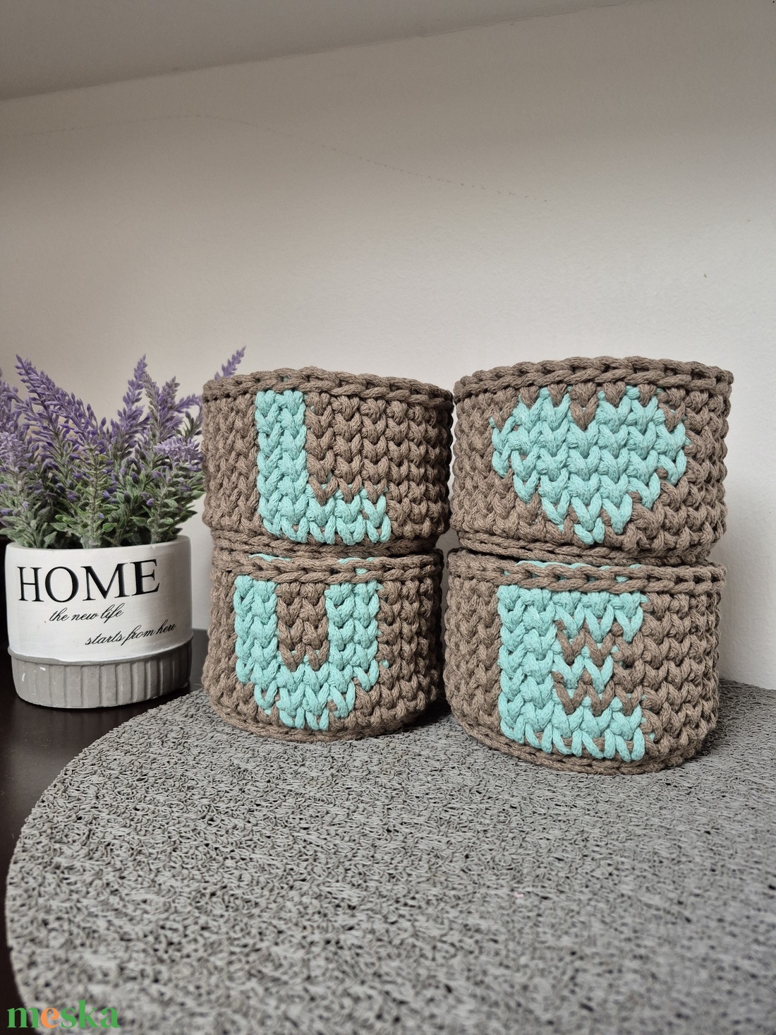 Horgolt feliratos tároló - otthon & életmód - tárolás & rendszerezés - tárolókosár - Meska.hu