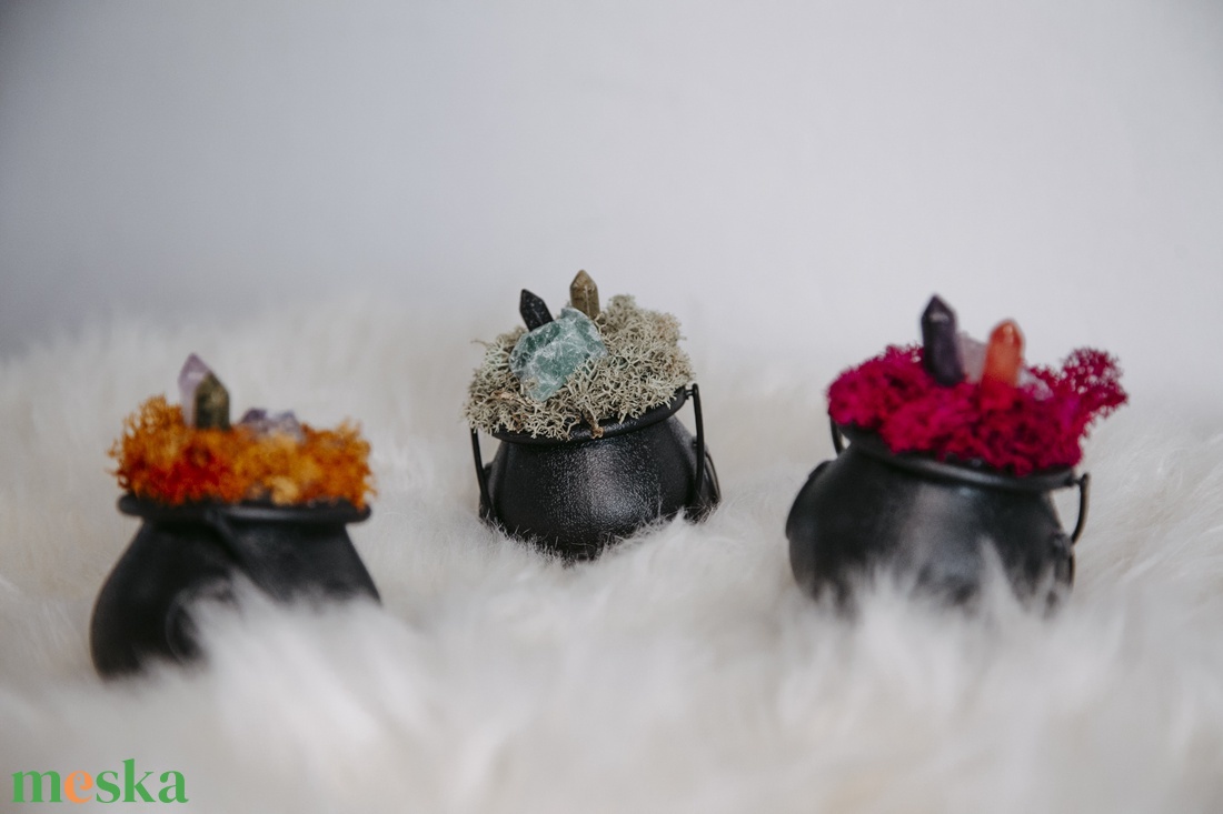 Witches brew - mini üstök ásványokkal - otthon & életmód - dekoráció - halloween - halloweeni dekoráció - Meska.hu Witches brew - mini üstök ásványokkal - otthon & életmód - dekoráció - halloween - halloweeni dekoráció - Meska.hu