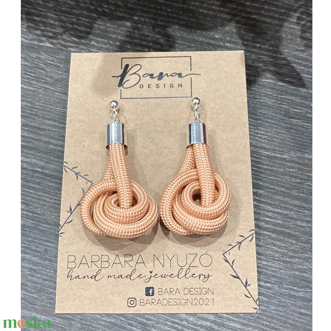 Beige twist szett karkötővel - ékszer - ékszerszett - Meska.hu Beige twist szett karkötővel - ékszer - ékszerszett - Meska.hu
