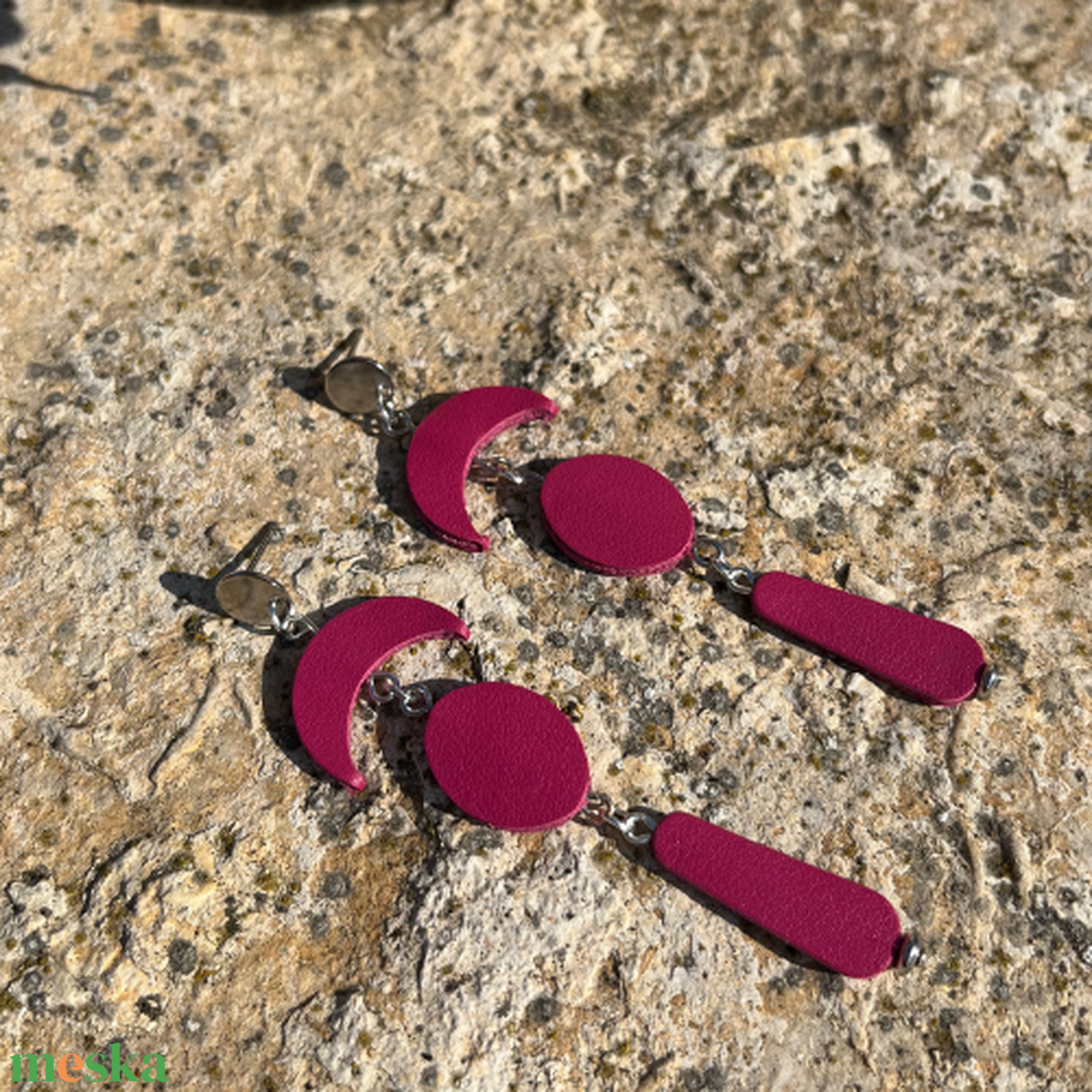 Shapes hosszú magenta bőr fülbevaló - ékszer - fülbevaló - lógó fülbevaló - Meska.hu Shapes hosszú magenta bőr fülbevaló - ékszer - fülbevaló - lógó fülbevaló - Meska.hu