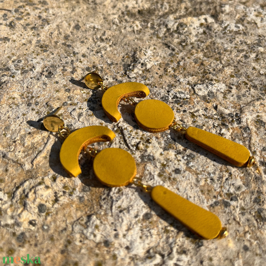 Shapes hosszú sárga bőr fülbevaló - ékszer - fülbevaló - lógó fülbevaló - Meska.hu Shapes hosszú sárga bőr fülbevaló - ékszer - fülbevaló - lógó fülbevaló - Meska.hu