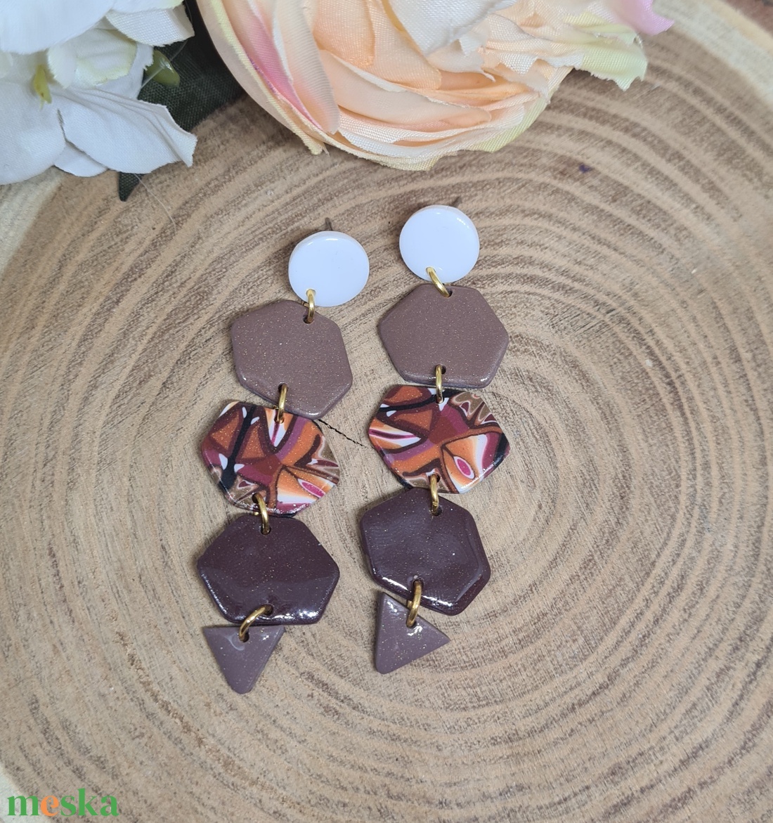 Naplemente. Fekete, fehér, arany, barna, narancs gyurma, polymerclay hosszú lógós fülbevaló. Ajándék nőknek, lányoknak. - ékszer - fülbevaló - lógó fülbevaló - Meska.hu Naplemente. Fekete, fehér, arany, barna, narancs gyurma, polymerclay hosszú lógós fülbevaló. Ajándék nőknek, lányoknak. - ékszer - fülbevaló - lógó fülbevaló - Meska.hu