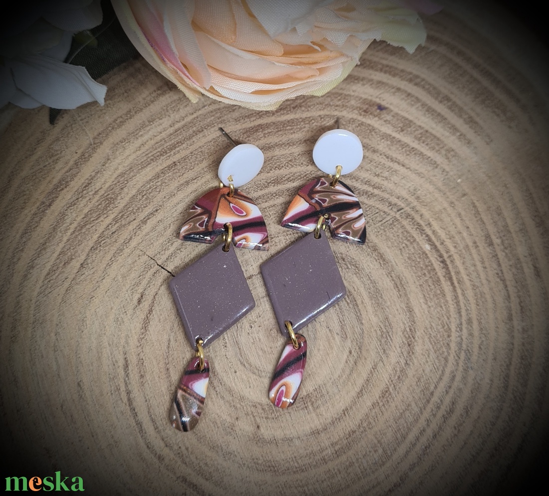 Naplemente ihlette. Fekete, fehér, arany, barna, narancs gyurma, polymerclay hosszú lógós fülbevaló. Ajándék nőknek. - ékszer - fülbevaló - lógó fülbevaló - Meska.hu Naplemente ihlette. Fekete, fehér, arany, barna, narancs gyurma, polymerclay hosszú lógós fülbevaló. Ajándék nőknek. - ékszer - fülbevaló - lógó fülbevaló - Meska.hu