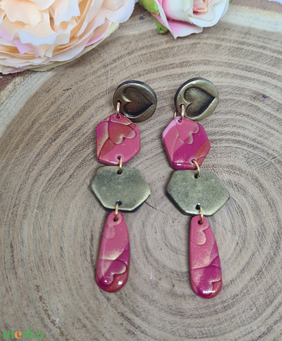 Hosszú, lógós, rózsaszín csíkos szín átmenetes arany szívecskés gyurma, polymerclay fülbevaló. Ajándék nőknek, lányoknak - ékszer - fülbevaló - lógó fülbevaló - Meska.hu Hosszú, lógós, rózsaszín csíkos szín átmenetes arany szívecskés gyurma, polymerclay fülbevaló. Ajándék nőknek, lányoknak - ékszer - fülbevaló - lógó fülbevaló - Meska.hu