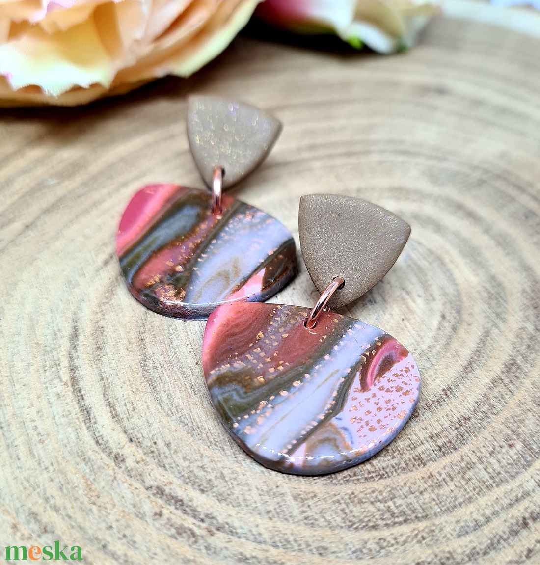 Márványos hatású süthető gyurma fülbevaló, barna, narancs, arany, színekben, polymer clay. Ajándék nőknek. - ékszer - fülbevaló - lógó fülbevaló - Meska.hu