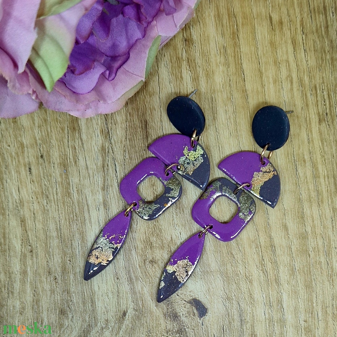 Hosszú süthető gyurma fülbevaló, szürke, lila, arany, színekben, polymer clay. Ajándék nőknek. - ékszer - fülbevaló - lógó fülbevaló - Meska.hu