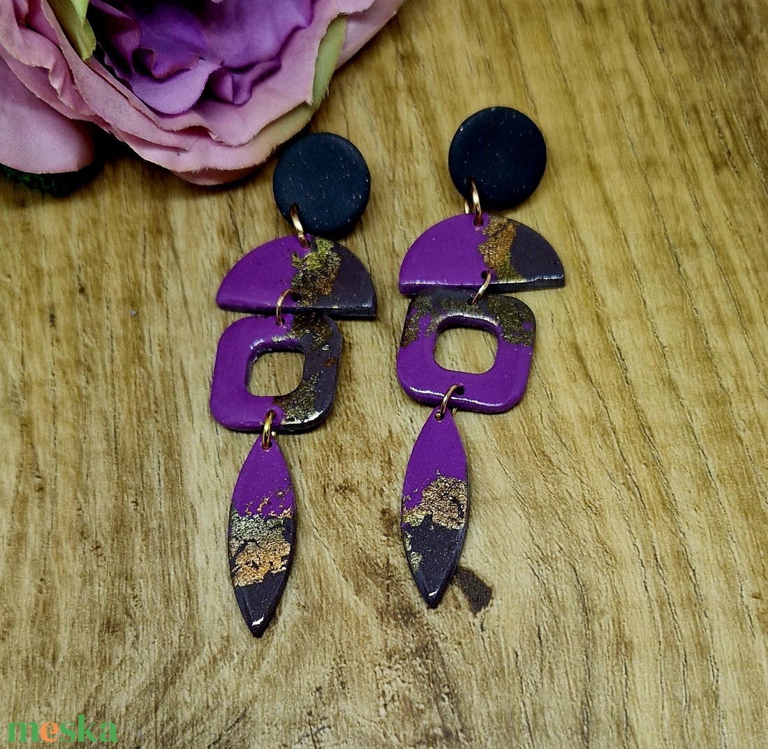 Hosszú süthető gyurma fülbevaló, szürke, lila, arany, színekben, polymer clay. Ajándék nőknek. - ékszer - fülbevaló - lógó fülbevaló - Meska.hu