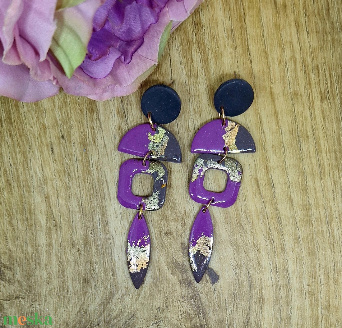 Hosszú süthető gyurma fülbevaló, szürke, lila, arany, színekben, polymer clay. Ajándék nőknek. - ékszer - fülbevaló - lógó fülbevaló - Meska.hu