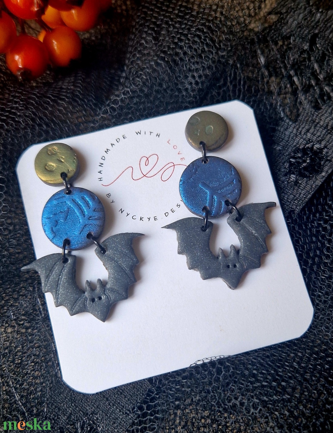 Halloween denevéres logós mintás fülbevaló. Polymer clay. Ajándék nőknek. - otthon & életmód - dekoráció - halloween - halloweeni ékszerek - Meska.hu Halloween denevéres logós mintás fülbevaló. Polymer clay. Ajándék nőknek. - otthon & életmód - dekoráció - halloween - halloweeni ékszerek - Meska.hu