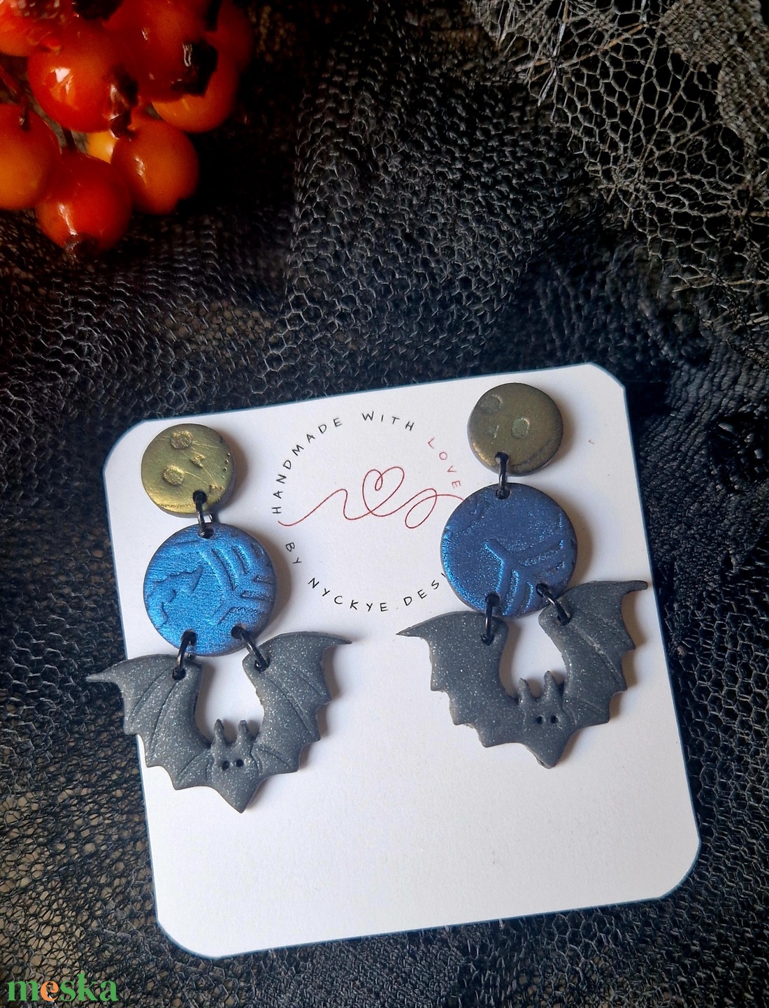 Halloween denevéres logós mintás fülbevaló. Polymer clay. Ajándék nőknek. - otthon & életmód - dekoráció - halloween - halloweeni ékszerek - Meska.hu Halloween denevéres logós mintás fülbevaló. Polymer clay. Ajándék nőknek. - otthon & életmód - dekoráció - halloween - halloweeni ékszerek - Meska.hu