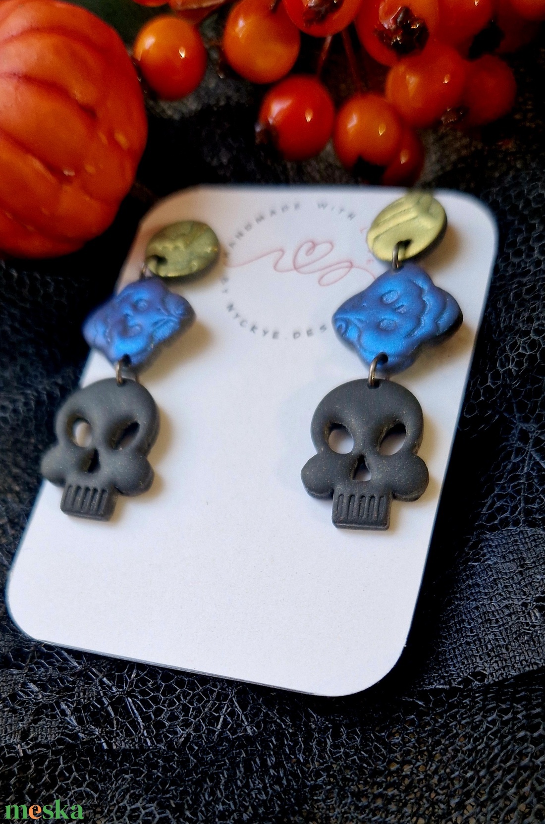 Halloween koponya fityegős, tök és denevér mintás logós fülbevaló. Polymer clay. Ajándék nőknek. - otthon & életmód - dekoráció - halloween - halloweeni ékszerek - Meska.hu Halloween koponya fityegős, tök és denevér mintás logós fülbevaló. Polymer clay. Ajándék nőknek. - otthon & életmód - dekoráció - halloween - halloweeni ékszerek - Meska.hu