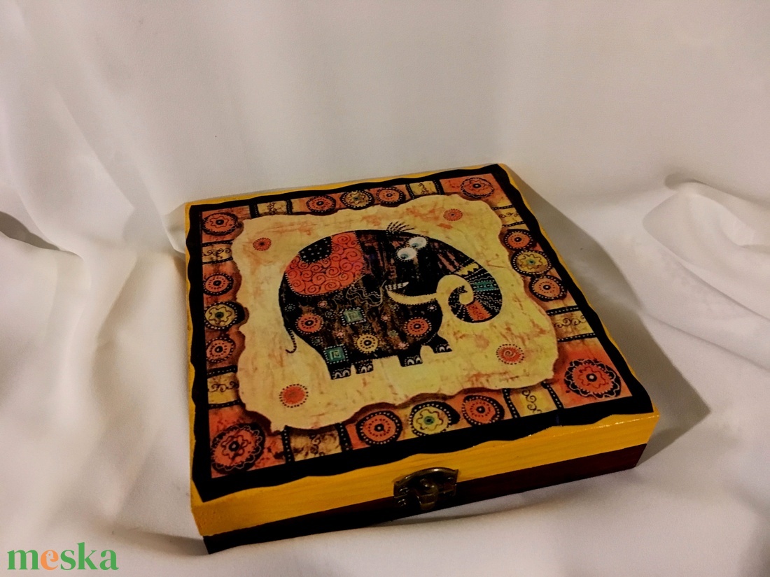 BOHÓKÁS elefánt... :) - otthon & életmód - dekoráció - asztal és polc dekoráció - díszdoboz - Meska.hu