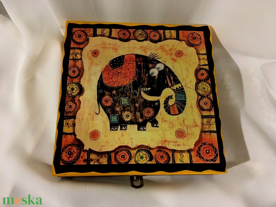 BOHÓKÁS elefánt... :) - otthon & életmód - dekoráció - asztal és polc dekoráció - díszdoboz - Meska.hu