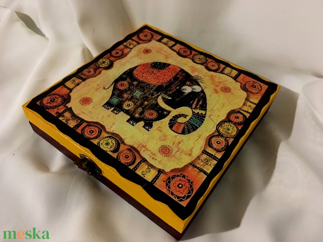 BOHÓKÁS elefánt... :) - otthon & életmód - dekoráció - asztal és polc dekoráció - díszdoboz - Meska.hu