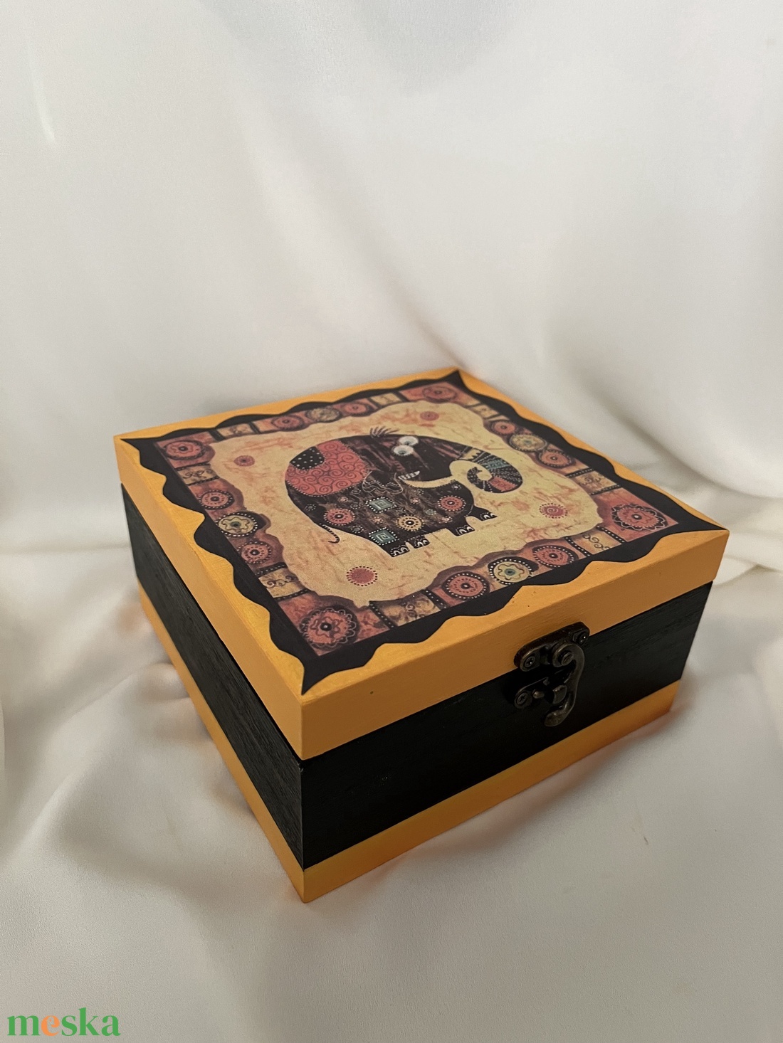 BOHÓKÁS elefánt... :) - otthon & életmód - dekoráció - asztal és polc dekoráció - díszdoboz - Meska.hu