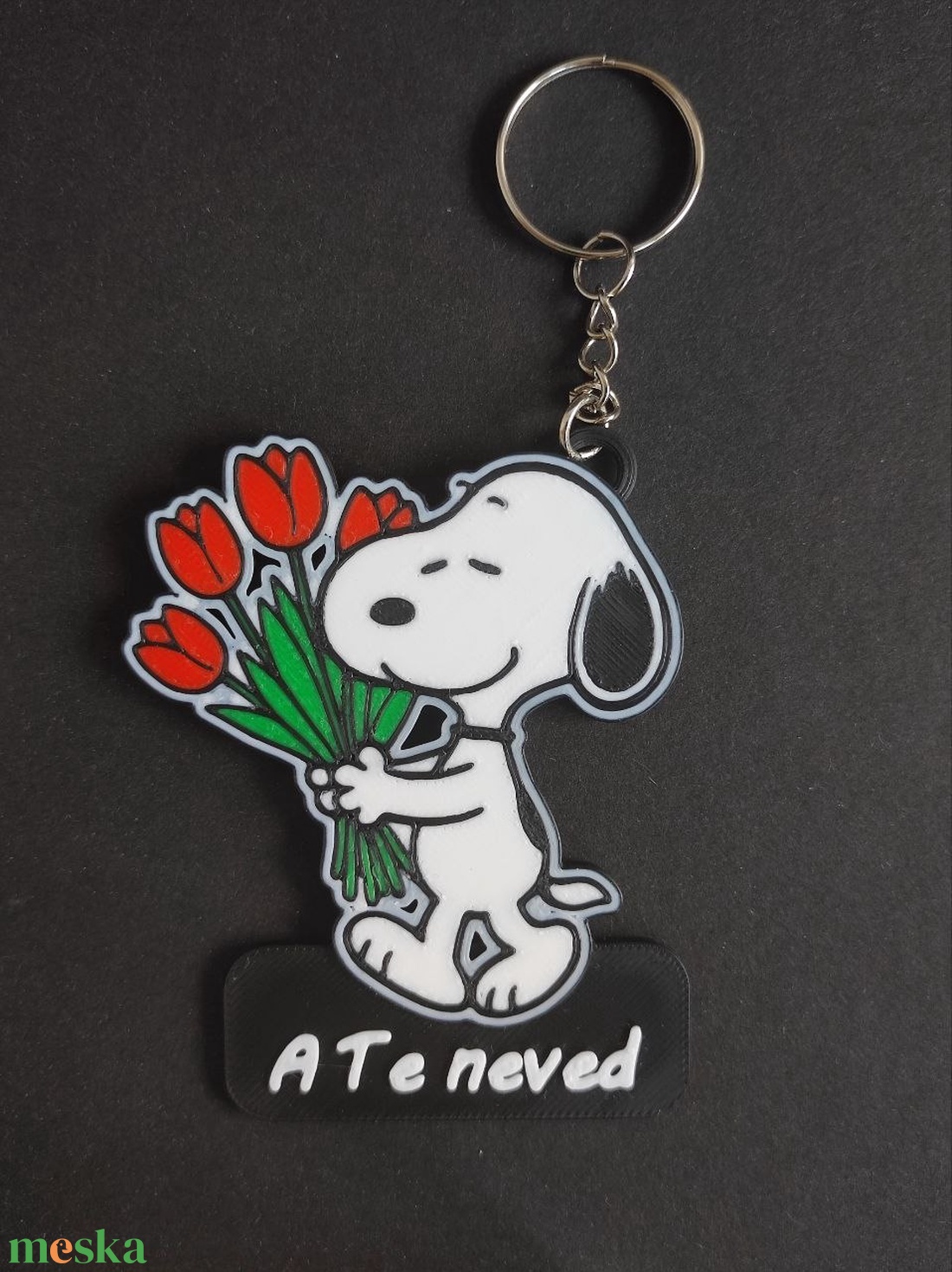 Egyedi neves Snoopy tulipáncsokorral kulcstartó - táska & tok - kulcstartó & táskadísz - kulcstartó - Meska.hu