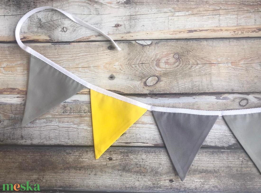 Szürke-sárga zászló füzér, girland  - otthon & életmód - dekoráció - fali és függő dekoráció - girland, zászlófűzér - Meska.hu