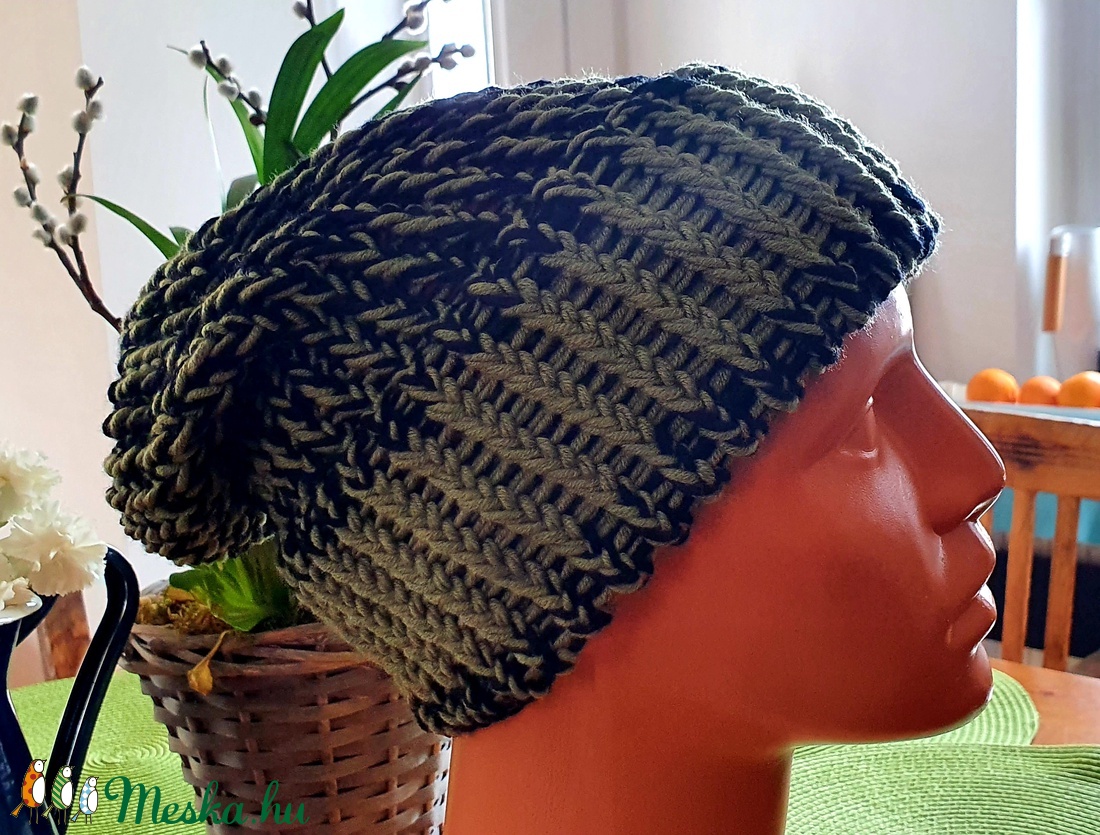 Zöld-fekete színű 100% merino gyapjú puha, meleg, varrás nélküli sapka - ruha & divat - sál, sapka, kendő - sapka - Meska.hu Zöld-fekete színű 100% merino gyapjú puha, meleg, varrás nélküli sapka - ruha & divat - sál, sapka, kendő - sapka - Meska.hu