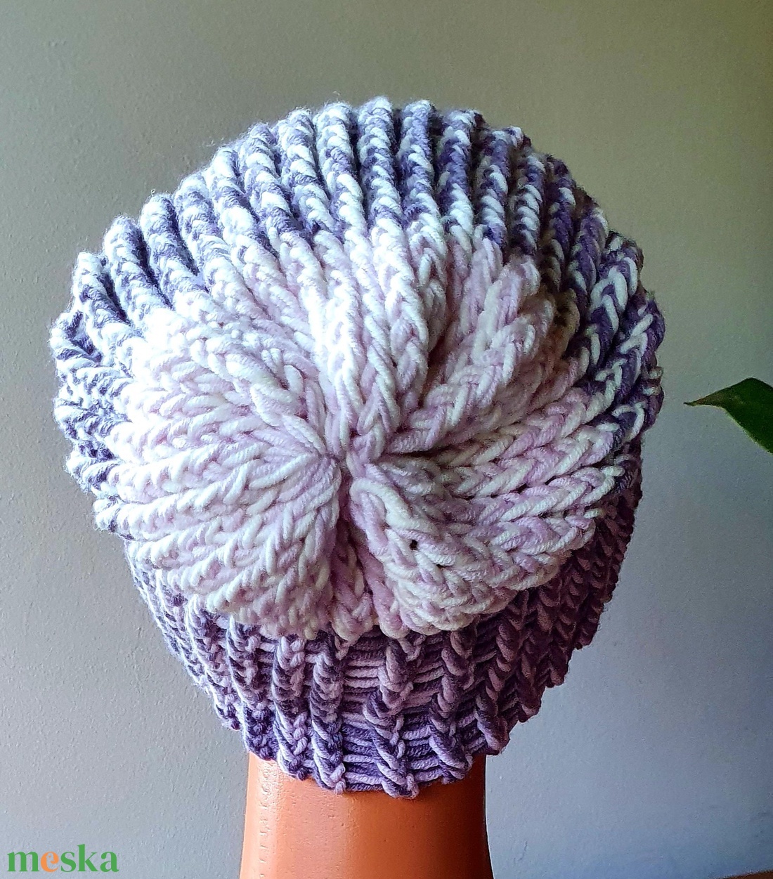 Lila-rózsaszín-fehér 100% merinó gyapjú sapka - ruha & divat - sál, sapka, kendő - sapka - Meska.hu