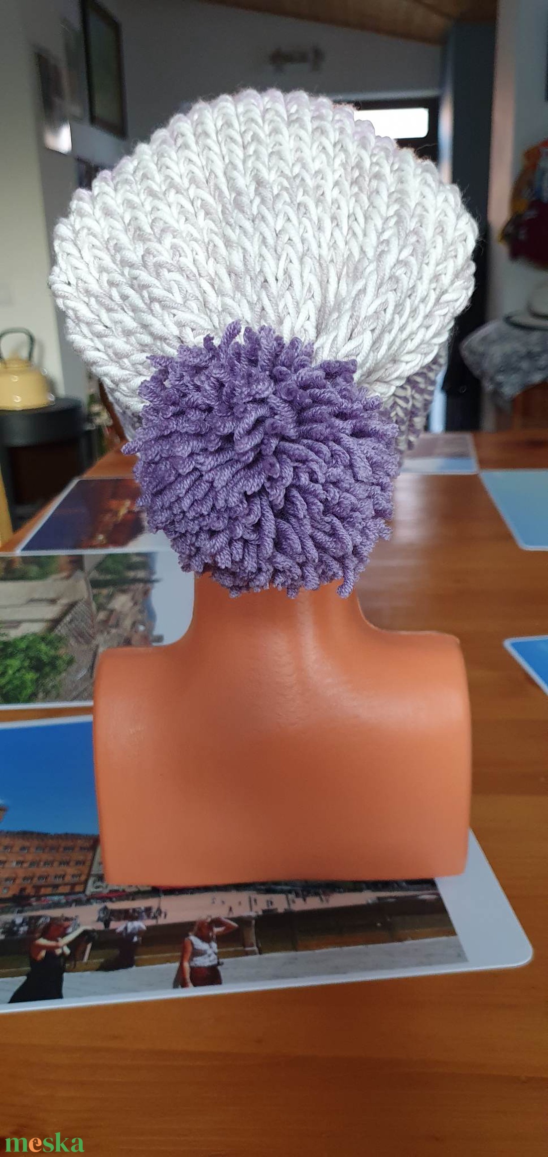 Lila-rózsaszín-fehér minőségi Drops Big Merino fonalból kézzel készített bojtos gyapjú sapka - ruha & divat - sál, sapka, kendő - sapka - Meska.hu Lila-rózsaszín-fehér minőségi Drops Big Merino fonalból kézzel készített bojtos gyapjú sapka - ruha & divat - sál, sapka, kendő - sapka - Meska.hu