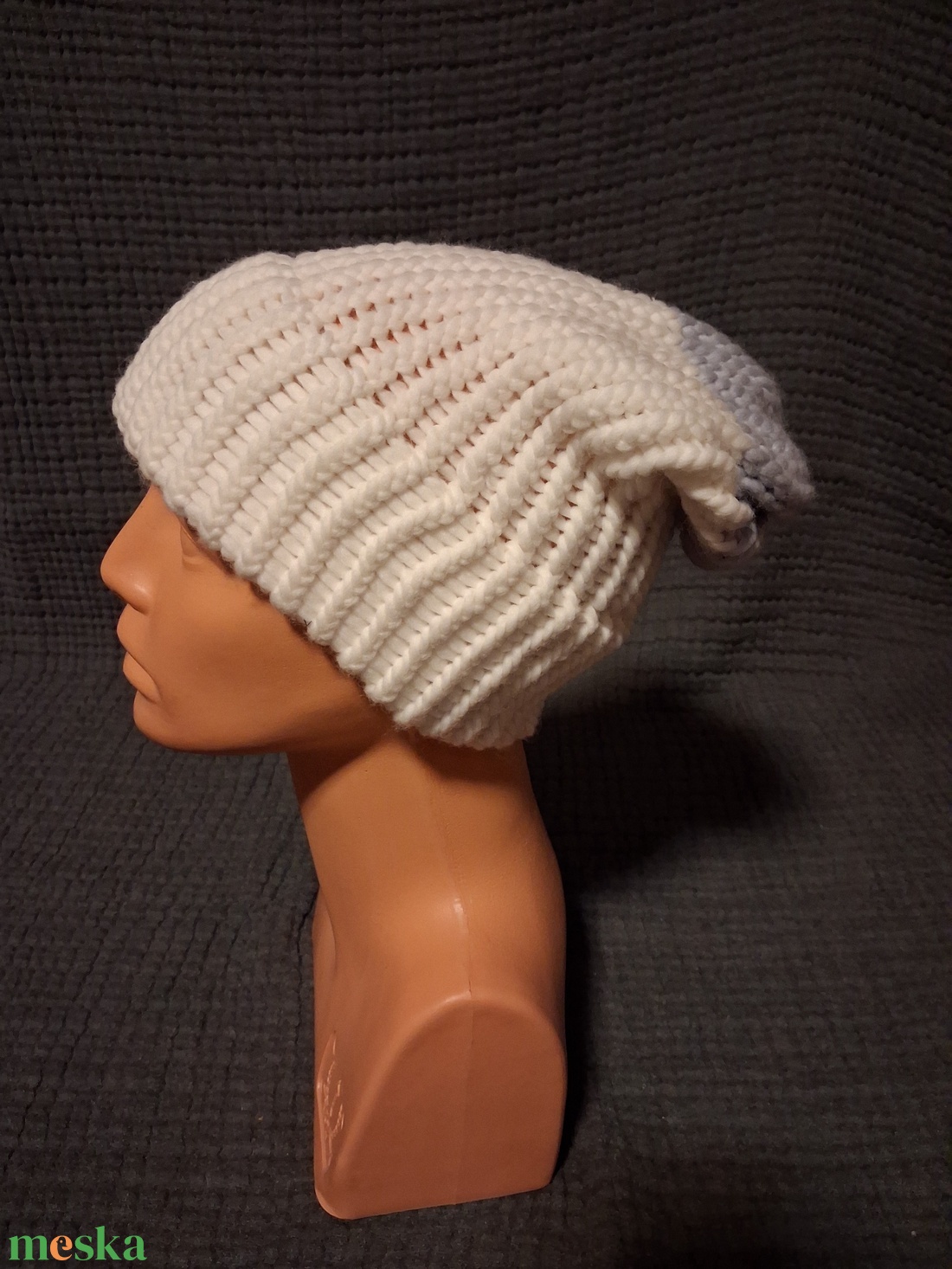 Luxus fonalból (DHG Piuma), 100% merinó gyapjúból készült sapka  - ruha & divat - sál, sapka, kendő - sapka - Meska.hu