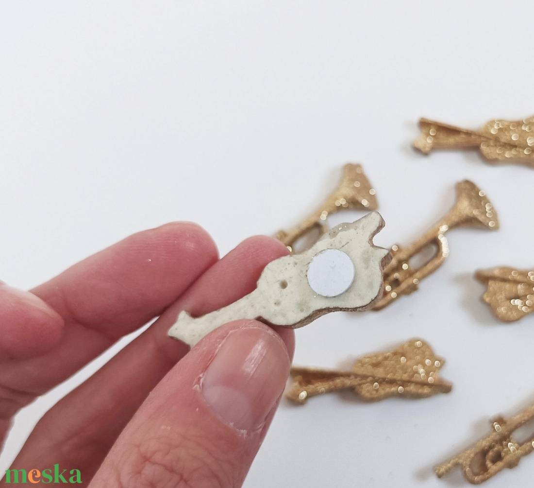 Mini arany hangszerek - kellékek & szerszámok - dekorációs kellékek - figurák - Meska.hu Mini arany hangszerek - kellékek & szerszámok - dekorációs kellékek - figurák - Meska.hu