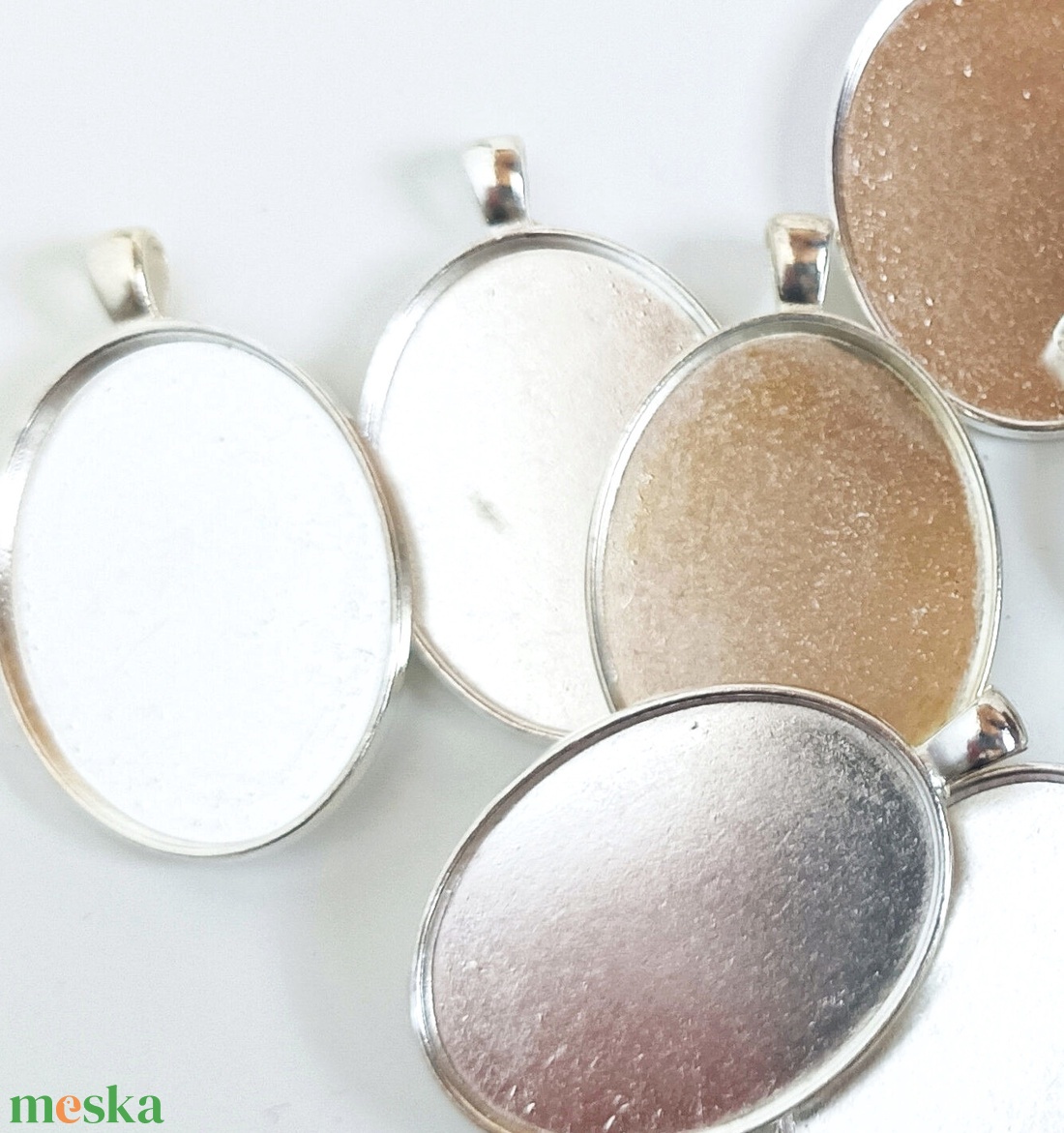 Cabochon medál alap - kellékek & szerszámok - gyöngyfűzés kellékek - cabochon - Meska.hu Cabochon medál alap - kellékek & szerszámok - gyöngyfűzés kellékek - cabochon - Meska.hu
