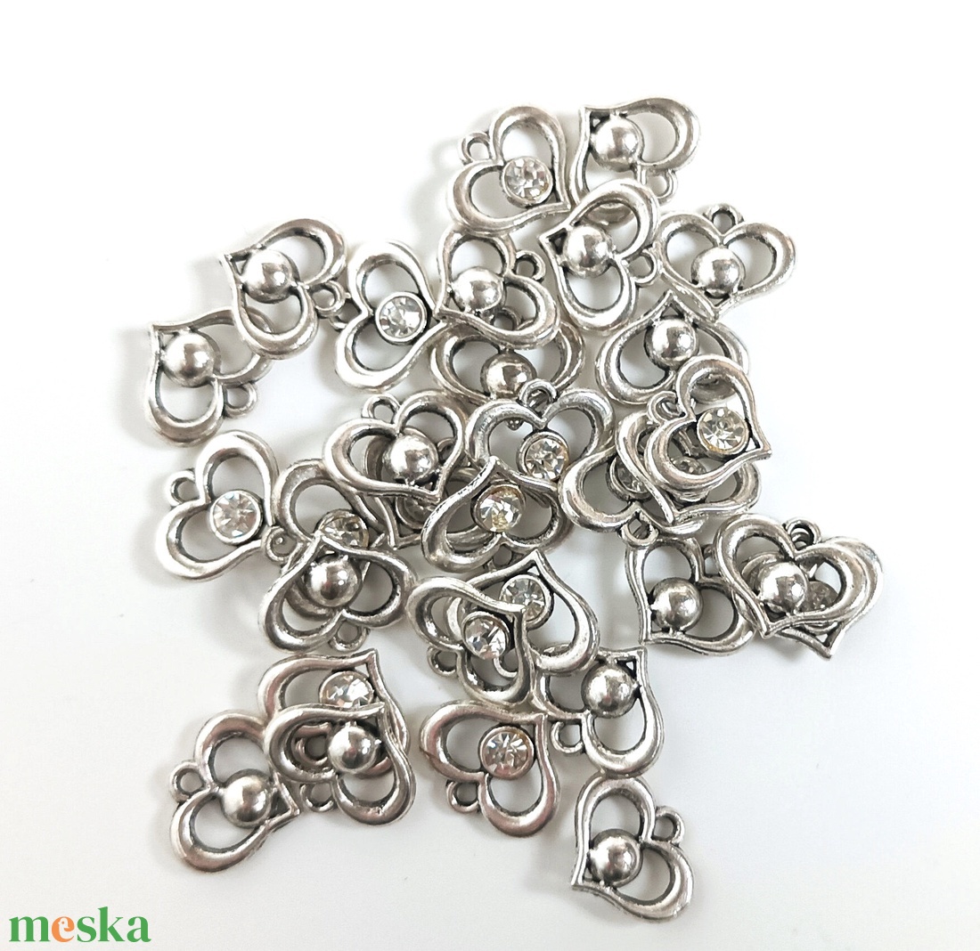 Köves szív charm - kellékek & szerszámok - ékszerkellék - charmok - Meska.hu Köves szív charm - kellékek & szerszámok - ékszerkellék - charmok - Meska.hu