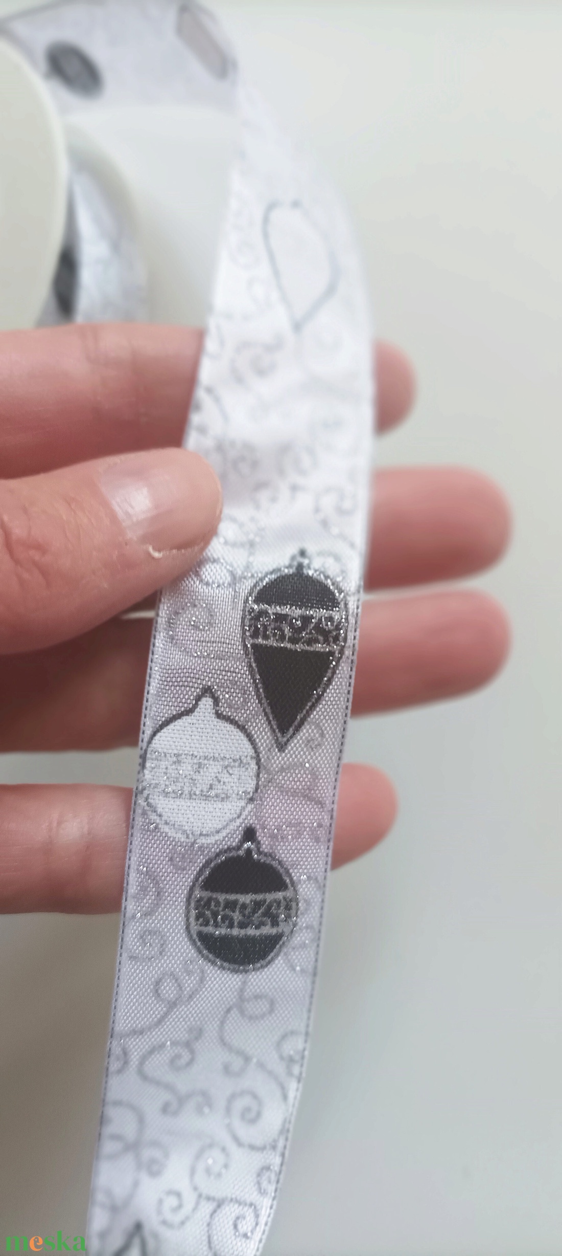 2.5 cm széles ezüst szálas szalag - kellékek & szerszámok - rövidáru - szalag, pánt - textilszalag - Meska.hu 2.5 cm széles ezüst szálas szalag - kellékek & szerszámok - rövidáru - szalag, pánt - textilszalag - Meska.hu