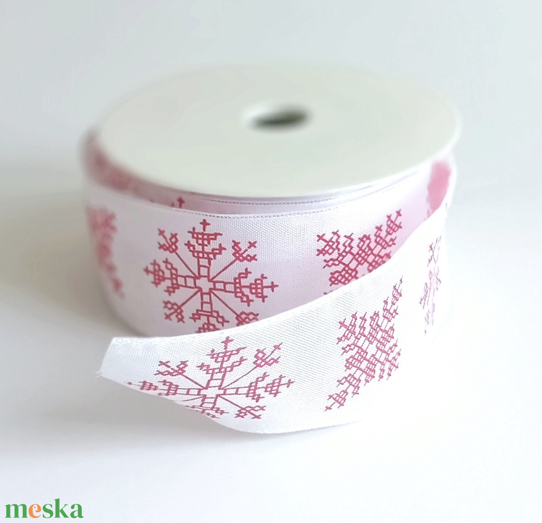 Keresztszemes hópihés szalag 40 mm - kellékek & szerszámok - rövidáru - szalag, pánt - textilszalag - Meska.hu Keresztszemes hópihés szalag 40 mm - kellékek & szerszámok - rövidáru - szalag, pánt - textilszalag - Meska.hu