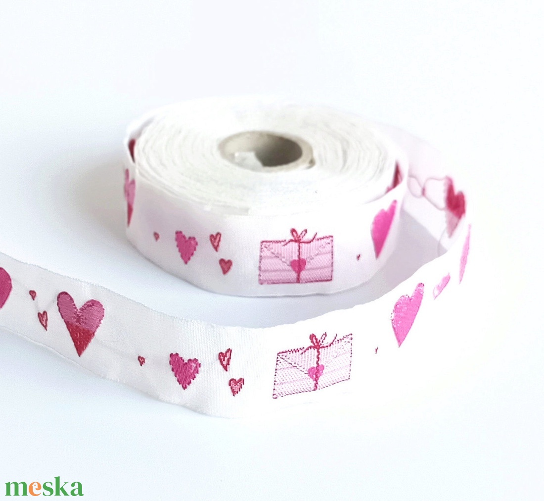 2 cm széles csomagos szalag szivekkel - kellékek & szerszámok - rövidáru - szalag, pánt - textilszalag - Meska.hu 2 cm széles csomagos szalag szivekkel - kellékek & szerszámok - rövidáru - szalag, pánt - textilszalag - Meska.hu