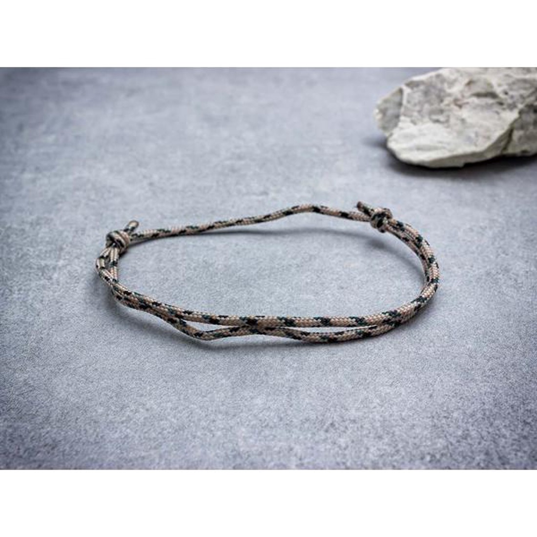 Erőforrás barna paracord bokalánc - ékszer - lábdísz és testékszer - bokalánc - Meska.hu