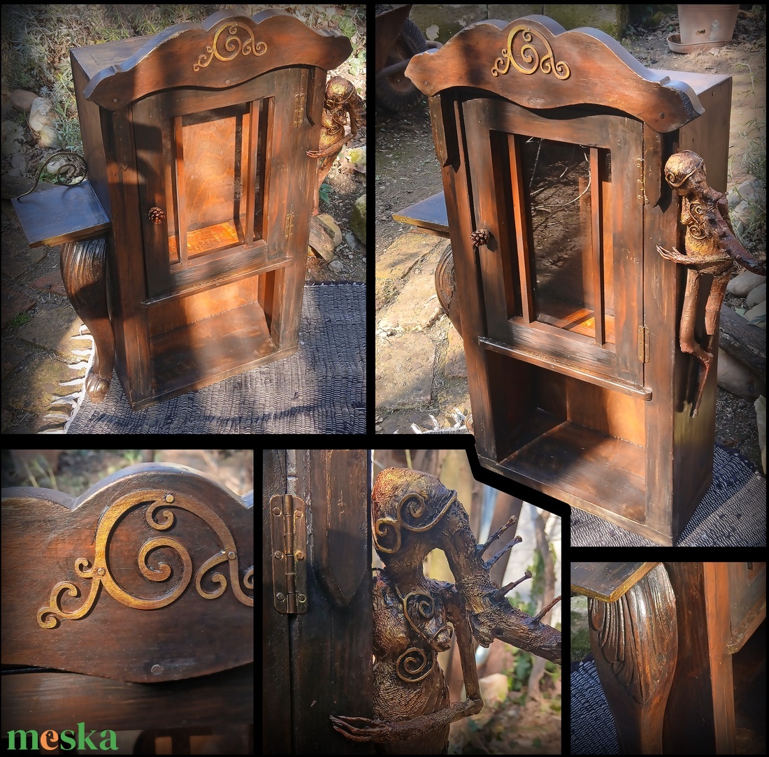 Wicca üvegajtós Óducska familiárissal - otthon & életmód - bútor - szekrény - Meska.hu