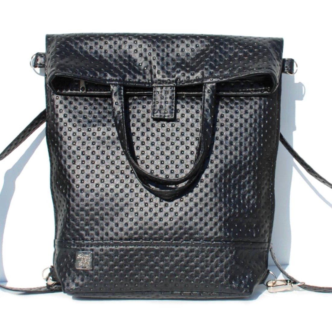 SuziartBag Fekete pöttyös 2in1 hátizsák - táska & tok - kézitáska & válltáska - válltáska - Meska.hu SuziartBag Fekete pöttyös 2in1 hátizsák - táska & tok - kézitáska & válltáska - válltáska - Meska.hu