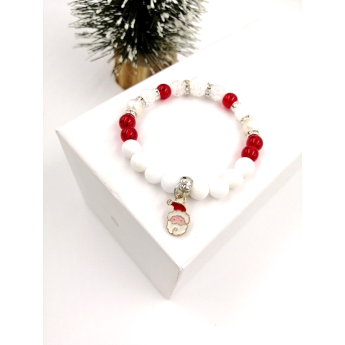 Mikulás medálos ásványkarkötő - ékszer - karkötő - gyöngyös karkötő - Meska.hu