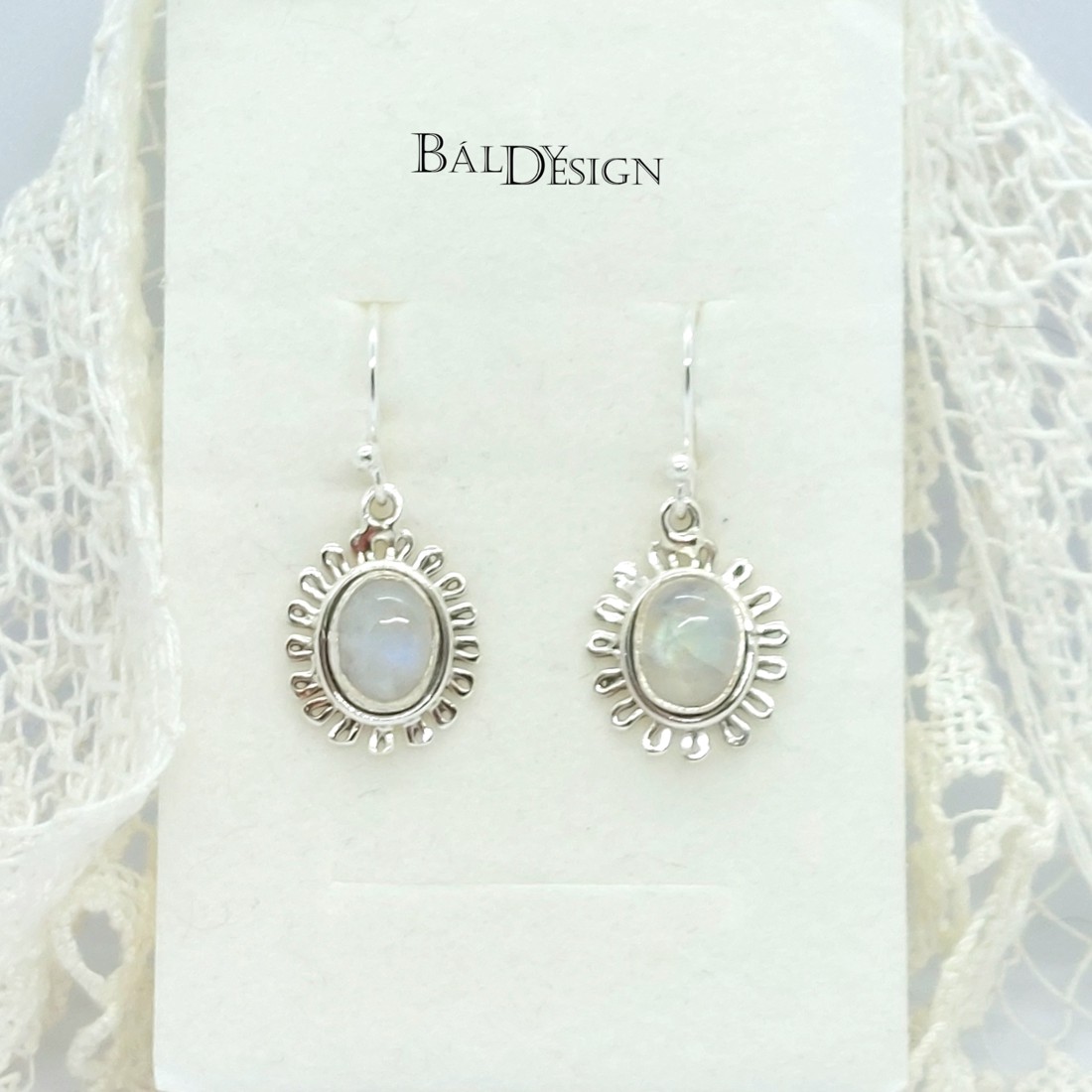 Virág mintás holdköves fülbevaló -  - Meska.hu