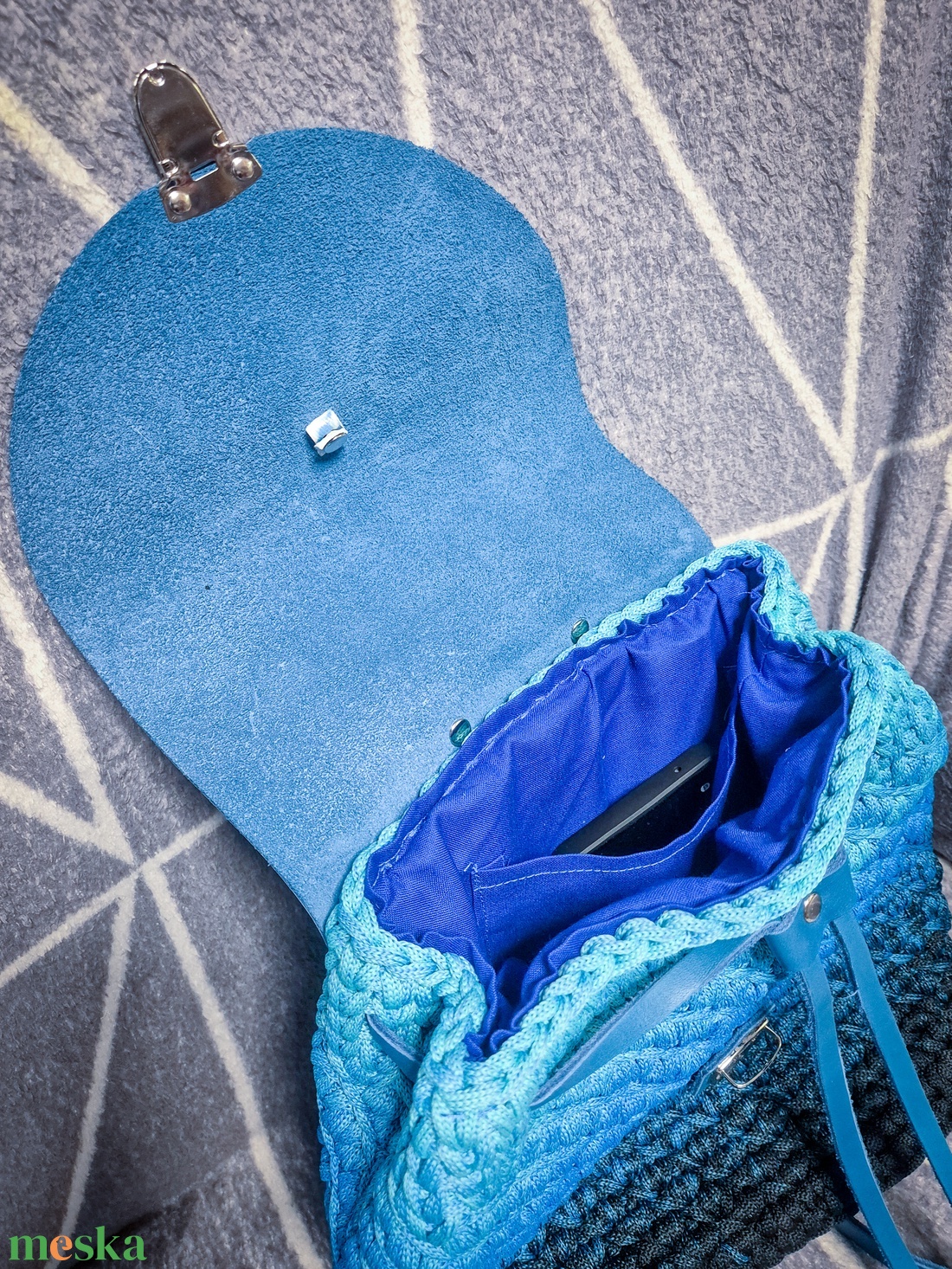 Horgolt hátizsák bőr szerelékkel, zsebes béléssel - táska & tok - hátizsák - hátizsák - Meska.hu