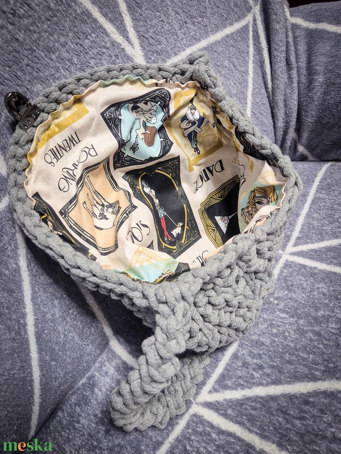 Szürke horgolt alkalmi válltáska, béléssel - táska & tok - kézitáska & válltáska - alkalmi táska - Meska.hu