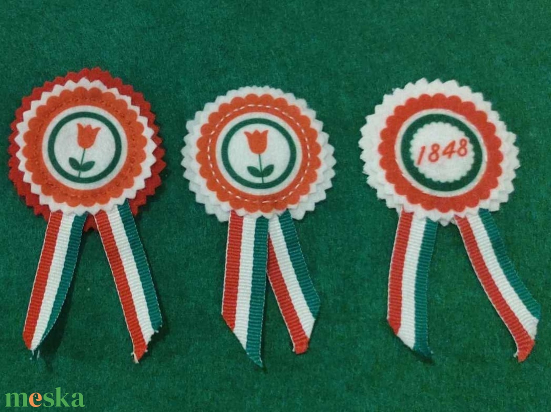 Nemzeti színű kitűző hölgyeknek - ékszer - kitűző és bross - Meska.hu